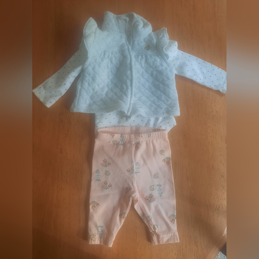 Newborn girl clothes. D28